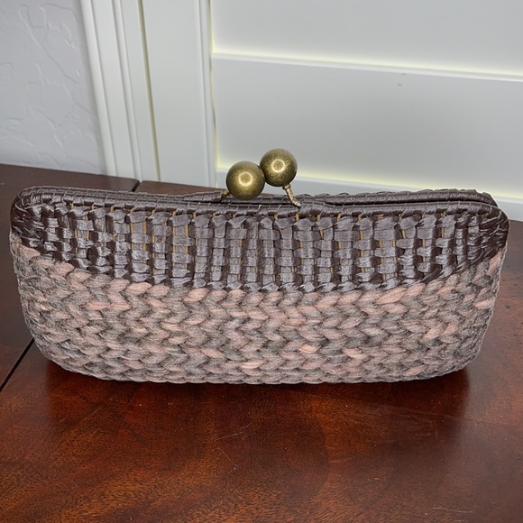 Kayu Brown Raffia & Cotton Clutch With Kiss Clasp - Picture 5 of 15